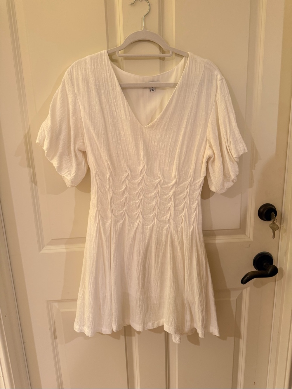 Miou Muse Women’s White V-Neck Short Sleeve Dress fully lined